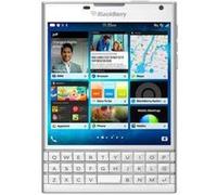 BlackBerry Passport - 4G smartphone BlackBerry - RAM 3 Go / Mémoire interne 32 Go - microSD slot - Écran LCD - 4.5" - 1440 x 1440 pixels - rear camera 13 MP - front camera 2 MP - blanc Blanc G