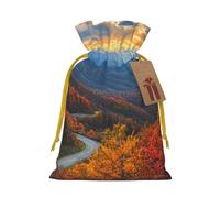Blue Ridge Parkway Mountains Sacs de Noël réutilisables avec cordon de serrage pour fête de Noël, emballage cadeau de Noël, ruban jaune, S