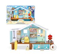 Bluey Beach Cabin Playset, Maison de la Plage du Chien Bleu, Jouet avec Figurine, Accessoires, Piscine, Lunettes, Flotteur, Barbecue, Maison Bleue, célèbre (BLY66000)