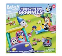 Bluey Here Come the Grannies Jeu de société, Spinner & Gnomes | Faites tourner, déplacez vos nains et regardez Janet & Rita dans la voiture de grand-mère ; jeu familial idiot pour les