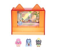 Bluey Pack d'épisodes Fuzzies : Baby Race. Avec 3 mini-figurines de collection spécialement floquées (y compris 1 exclusive), une vitrine, une carte à collectionner en aluminium et un guide de