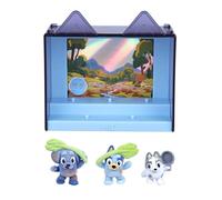 Bluey Pack d'épisodes Fuzzies : Camping. Avec 3 mini-figurines de collection spécialement floquées (y compris 1 exclusive), une vitrine, une carte à collectionner en aluminium et un guide de