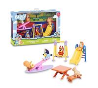 Bluey - Parc, Playset de Jeux avec 5 Personnages de la Série et Accessoires du Parc, Balançoire, Toboggan, balançoire et Table de Pique-Nique, garçons et Filles +3 Ans, Célèbre (BLY51000)