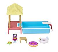 BlueY Set de Jeu et Figurines à la Piscine, Figurines de 6,3 et 7,6 cm, Accessoires