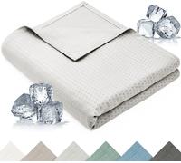 Blumtal couverture rafraîchissante 150x200 cm - couverture d'été en bambou pour canapé & lit, respirante & rafraîchissante - gris clair, idéale comme couverture de voyage- gris clair