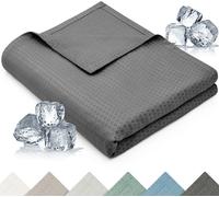 Blumtal couverture rafraîchissante 200x230 cm - couverture d'été en bambou pour le canapé et le lit, respirante et rafraîchissante - gris foncé, idéale comme couverture de voyage- gris foncé