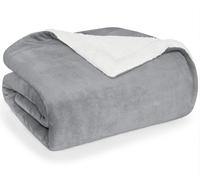 Blumtal Sherpa Couverture douillette 130x150 cm - Couverture moelleuse pour le salon - Couverture douce pour le salon et la maison, gris clair