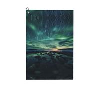 BLWSLC Sea Under The Aurora Borealis Serviette de golf imprimée 40,6 x 61 cm, serviette de golf portable avec mousqueton, lavable en machine, élimine rapidement la saleté du sable, la crasse et les