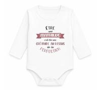 Body Bébé Manches Longues Être une Mathilde c'est Être une Créature au-Dessus de la Perfection | Coton 170 g/m² Blanc 3 mois à 18 mois | Bébé Fille Garçon Mixte | Cadeau Naissance Baby Shower Bapteme