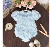 Body une pièce triangle d'été doux et mignon pour bébé fille, col rond, manches bouffantes, artisanat soigné, design de fleurs de rose 3D en maille, convient pour le port quotidien ou la fête d'annive