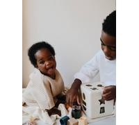 Boîte à formes multicolore TU