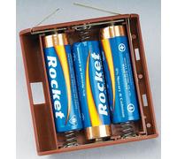 Boîte à piles FADEDA pour 3 piles usuelles de 1,5V qui atteignent ensemble une tension de 4,5 V, article avec capuchon et possibilité d'enficher jusqu'à 3 fiches, commutable, LxlxH en mm : 70x20x85. P
