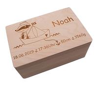 Boîte à souvenirs personnalisée pour bébés et enfants I Boîte en bois - Blaireau dans le bateau I Cadeaux de naissance personnalisés I Boîte avec nom et dates de naissance 30 x 20 x 14 cm