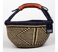 Bolga Zaare Panier de marché, fait à la main au Ghana par des artisans femmes, couleur naturelle + couleur minuit, taille L, 40,6 - 45,7 cm de diamètre x 22,9 - 25,4 cm de haut, poignée rouge (1