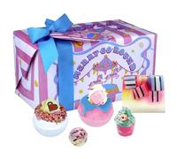 Bomb Cosmetics Cotton Candy Dreams Coffret cadeau de bain 5 pièces fait main avec huiles essentielles, bombes de bain, savon et crème de bain