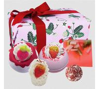 BOMB COSMETICS_SET Strawberry Feels Forever boule de bain 160g + boule de bain 160g + muffin de bain au beurre 50g + muffin de bain au beurre 50g + savon à la glycérine 100g