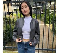 BOMBER COURT Unicolore Casual Fermeture éclair Vous savez déjà que nous sommes obsédés par le faux cuir et les bombers, alors nous devions évidemment combiner les deux pour créer ce joli modèle. Le mo
