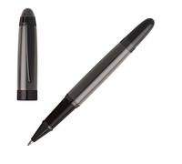 BOSS HUGO Stylo roller ICON grey. Stylo roller gris haut-de-gamme et élégant, avec pointe M. Disponible en stylo bille, roller et plume.