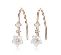 Boucles d’oreilles pendantes Femme de Fleur en nacre et argent fin 925 plaqué or rose 18K Vente par VIKI LYNN