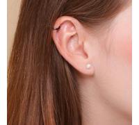 Boucles d'oreilles à tige en perles de style coréen avec une construction légère pour un confort et un glamour tout au long de la journée (10 mm)