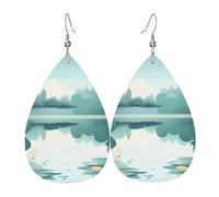 Boucles d'oreilles en cuir avec feuilles tombées sur un lac tranquille, accessoires pour femme, adaptées pour un usage quotidien, les trajets et les voyages.