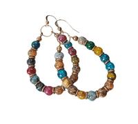 Boucles d'oreilles légères et colorées en pierre naturelle élégante avec perles - Accessoire idéal pour les fêtes et événements musicaux - Bijoux vintage