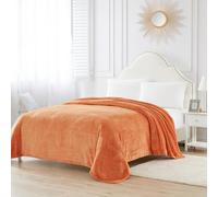 BOURINA Plaid en flanelle, microfibre légère et confortable, pelucheuse de couleur unie, jeté (orange, 270 x 230 cm)