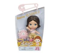Bratz Babyz Runwayz Poupée - Dana - 1 Poupée Mannequin à Collectionner avec Une Tenue Élégante, Petite Poupée Mignonne avec Un Collier Porte-Clés - Jouet pour Enfants De 6 Ans et Plus