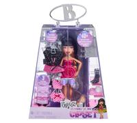 Bratz What'z in My Closet Coffret - Poupée Mannequin Dana, + de 40 Tenues | Coffret dressing avec miroir, 3 tenues, 4 paires de chaussures, 2 sacs à main et plus de 40 combinaisons possibles
