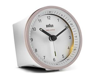 Braun Réveil analogique radiocommandé Classique pour Le Fuseau horaire de l’Europe Centrale (DCF/GMT+1) avec Fonction Snooze et lumière, Mouvement Silencieux, en Blanc et Rose, modèle BC07PW-DCF.