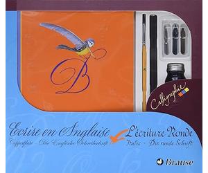 Brause 98206B - Un coffret de calligraphie junior contenant 3 plumes, un porte-plume, un pinceau, une planche d'étiquettes, un flacon d'encre bleue Jacques Herbin et un cahier d'initiation (français)