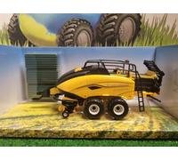 Britains Véhicule de Collection, Presse à Bottes BigBaler Plus New Holland pour Adultes, Véhicule Agricole, Modèle à l'Echelle 1/32, Réplique Adaptée aux Enfants de 3 Ans+, Jaune