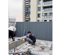 Brise-vue autoportant pour extérieur, design à lattes pour améliorer l'esthétique de la terrasse et du balcon, bois et plastique durable composite