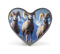 Broche/badge en forme de cœur représentant un mouflon d'Amérique, idéal pour décorer sacs à dos, vestes et chapeaux.