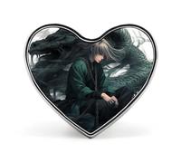 Broche bouton en forme de cœur représentant un serpent et un homme, en alliage, pour revers de veste ou sac. Cette broche fantaisie amusante en émail est personnalisée et orne avec élégance un joli