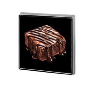 Broche carrée en métal représentant un brownie nappé de chocolat, style unisexe.
