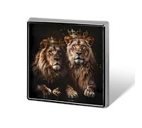 Broche carrée représentant un lion et une lionne avec une couronne dorée, animal africain, personnalisée, pour femmes et hommes