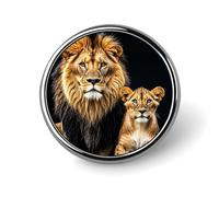 Broche décorative représentant une lionne et son petit, ornée d'un bouton rond en émail ou en métal. Idéale pour décorer chapeaux, chemises, vêtements et sacs.