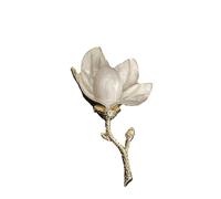 Broche d'orchidée de jade en émail taché blanc avec des branches dorées et des feuilles de coquillage épingle à fleurs élégantes de style chinois et accessoires de vêtements en trois dimensions