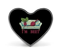 Broche en émail « Je suis une betterave » en forme de cœur, accessoire de costume pour mariage ou fête.