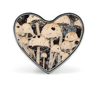 Broche en forme de cœur représentant des champignons blancs sauvages, insigne métallique, accessoire pour veste, chapeau ou sac.