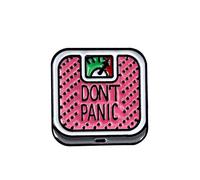 Broche en forme de lettre anglaise avec inscription « Don't Panic »