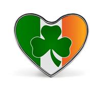 Broche fantaisie en métal représentant le drapeau irlandais et un trèfle, en forme de cœur (1 pouce), pour vêtements, sacs et cravates.