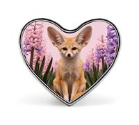 Broche renard fennec dans des jacinthes roses, en forme de cœur, avec insigne en émail. Accessoire de mode et de décoration p