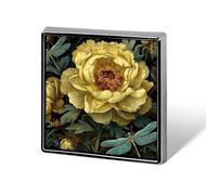 Broche unisexe carrée légère à motif pivoine jaune et deux libellules, idéale pour vêtements, châles et chapeaux.