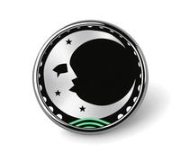 Broches rondes et mignonnes en émail, motif loup et lune, représentant un lac de cratère volcanique. Unisexe, elles se marient parfaitement avec les vêtements, chapeaux, sacs et sacs à dos.