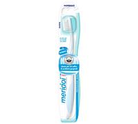 Brosse à dents Meridol Protection des gencives, avec poils doux aux extrémités microfines et filaments coniques I protège contre les irritations des gencives.