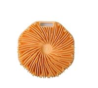 Brosse de douche hexagonale en silicone multi-faces à suspendre au mur (Orange)