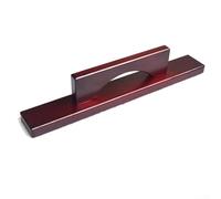 Brosse de table pour palets avec manche en bois massif et tampon de nettoyage en feutre doux pour un entretien fluide du jeu de palets et une manipulation facile lors de la configuration du jeu (rouge