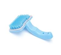 Brosse pour animaux de compagnie avec poils doux, manche ergonomique et design antistatique, idéale pour enlever les poils et démêler.
